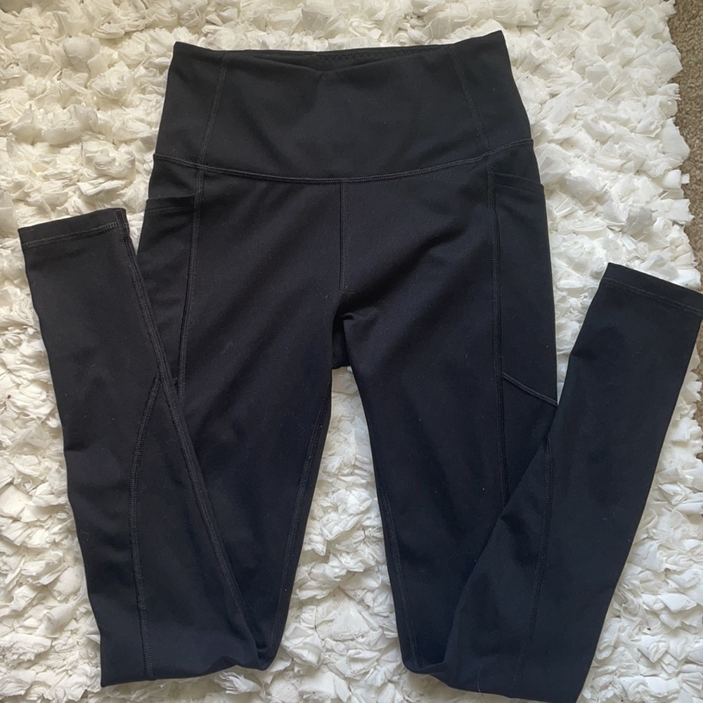 Victoria secret essential legging with pockets - Picture 2 of 5